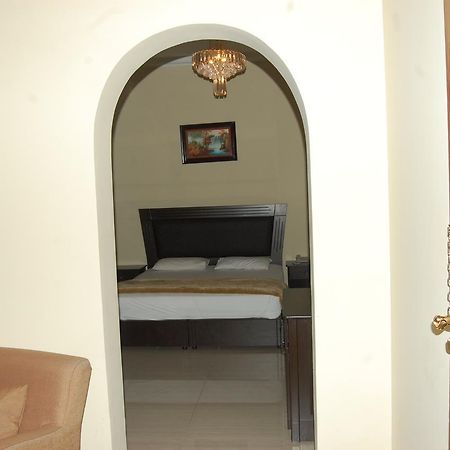 Al Amwaj Hotel Sharjah Exterior photo