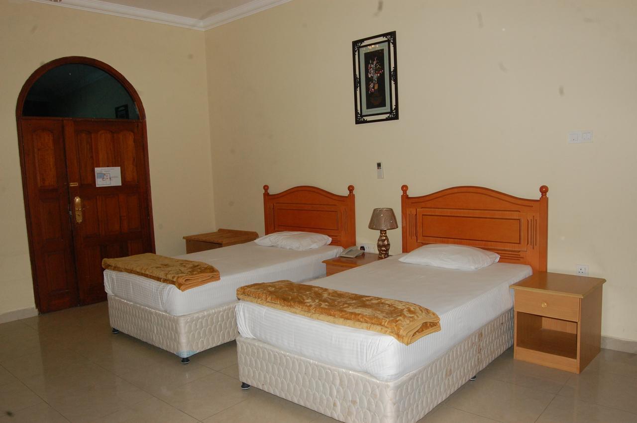 Al Amwaj Hotel Sharjah Exterior photo